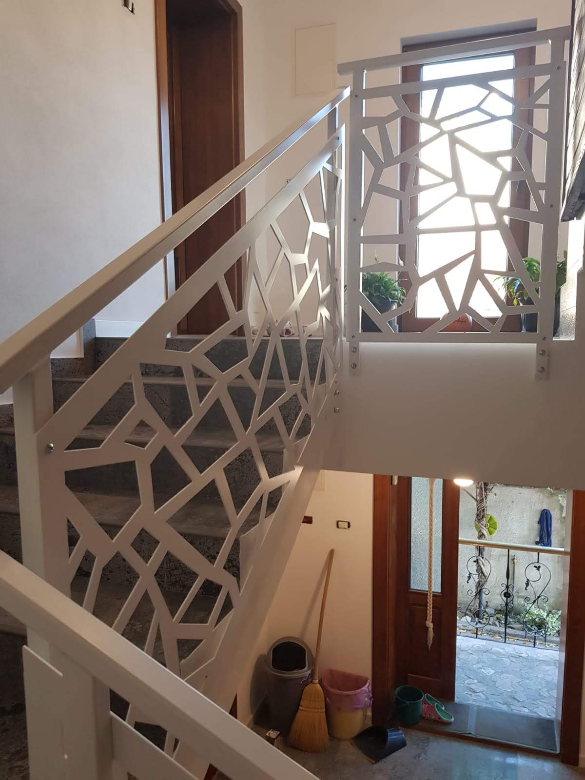 De ce balustradele metalice personalizate sunt alegerea ideală pentru ...